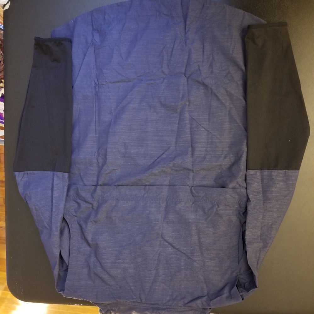 Nike Pullover - Picture 2 of 5